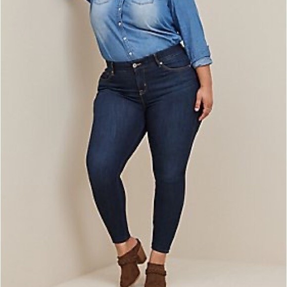 Torrid Premium Dark Wash Bombshell Skinny Jeans - Size 26 - EUC - Picture 1 of 7
